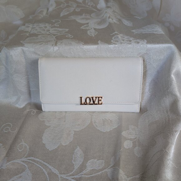 White with Gold LOVE billfold wallet - Picture 7 of 7